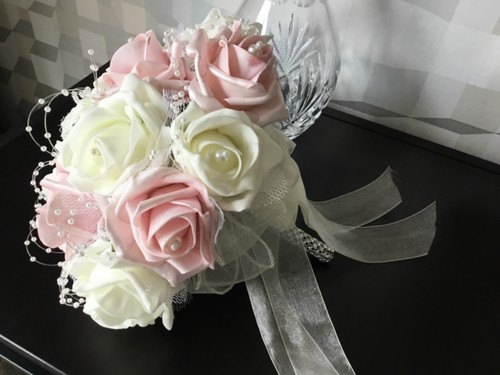WEDDING FLOWERS BRIDES IVORY/PINK/PEARL FOAM ROSE BRIDAL BOUQUET+9 x BUTTONHOLES - Picture 5 of 12