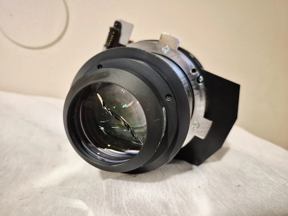 Christie 1.8-2.5:1 0.94" SXGA+ HD Projector Lens For Parts Repair - Image 4 of 4