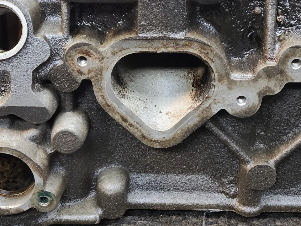 Porsche 986 2.7L M96.23 Cylinder Head Cylinders 4-6 996104681AR - Image 4 of 4