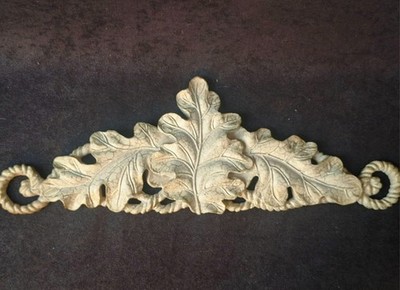 Ornamental French Provincial White and Gold Oak Leaf Moulding 16''