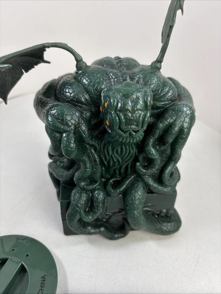2016 Cthulhu yahtzee Board Game Loose - Image 2 of 4