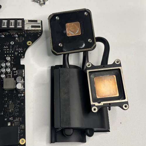 Apple iMac 27” Retina 5K Logic Board 2020A2115 EMC 3442 And Heatsink. No CPU. - Picture 16 of 22