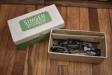 Vintage Singer Sewing Machine Buttonhole Attachment 121795 in Box w Manual