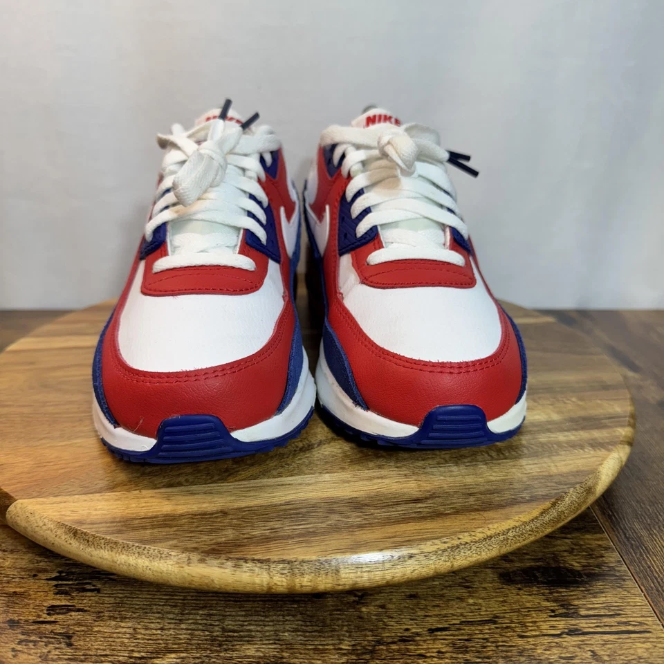 Tênis Nike Youth tamanho 7Y GS branco vermelho azul Air Max 90 retrô DA9022-100 - Imagem 2 de 4