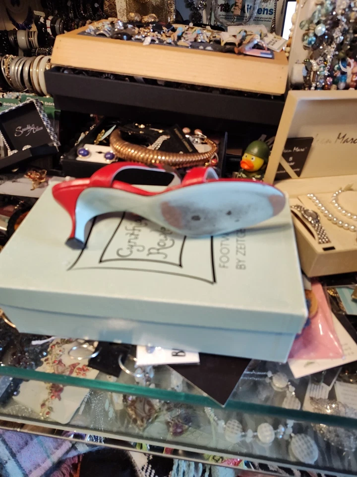 Cynthia Rowley red Leather Slip On 2.5" Heel Dressy Shoes Size 8 made in Italy - Imagem 3 de 4