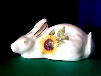 HASE HASE HASE FEINES BONE CHINA ORNAMENT FIGUR von TOTAL ELEGANCE ENGLAND