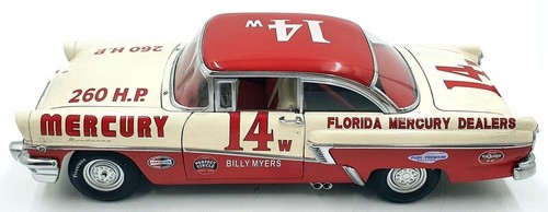 Sunstar 1/18 Scale DC2822D - Mercury Montclair B.Myers Red/White With Case - Picture 3 of 5
