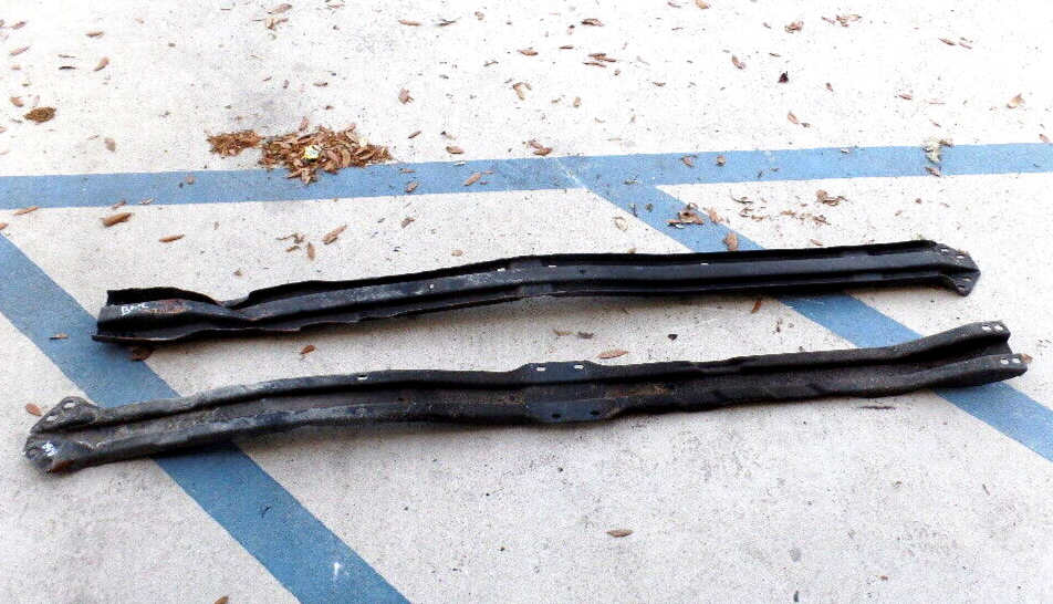カーカムステント　骨組み 1986-1996 Corvette OEM Convertible Frame X-Braces, GM 10143533