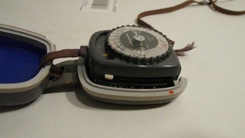 VINTAGE SEKONIC PILOT EXPOSURE LIGHT SELENIUM METER & CASE NEEDLE MOVES TO LIGHT - Picture 3 of 8