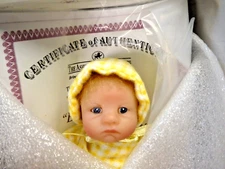 BUSY AS A BEE MINI 5 INCHE BABY DOLL FROM ASHTON DRAKE GALLERIES MINT IN SHIPPER