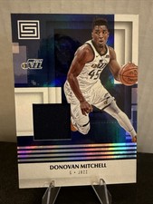 2017-18 Panini Status Donovan Mitchell Player Worn Materials Rookie Card #M-DML. rookie card picture