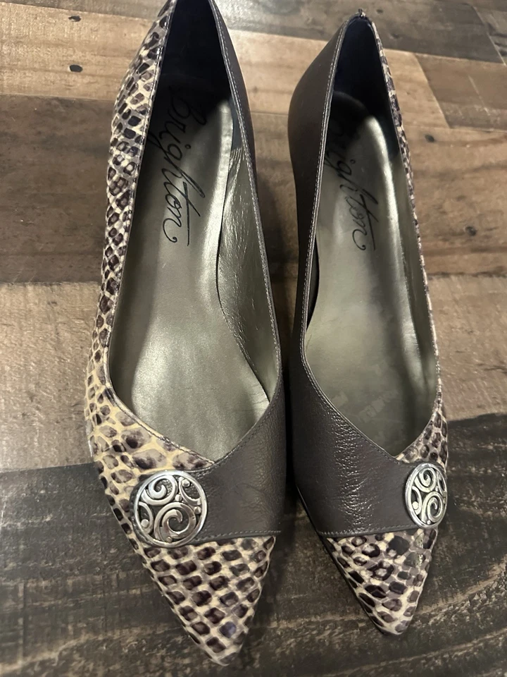 Brighton - Tacones - Patrón de piel de serpiente marrón - Talla 9 M Foto 4 de 4