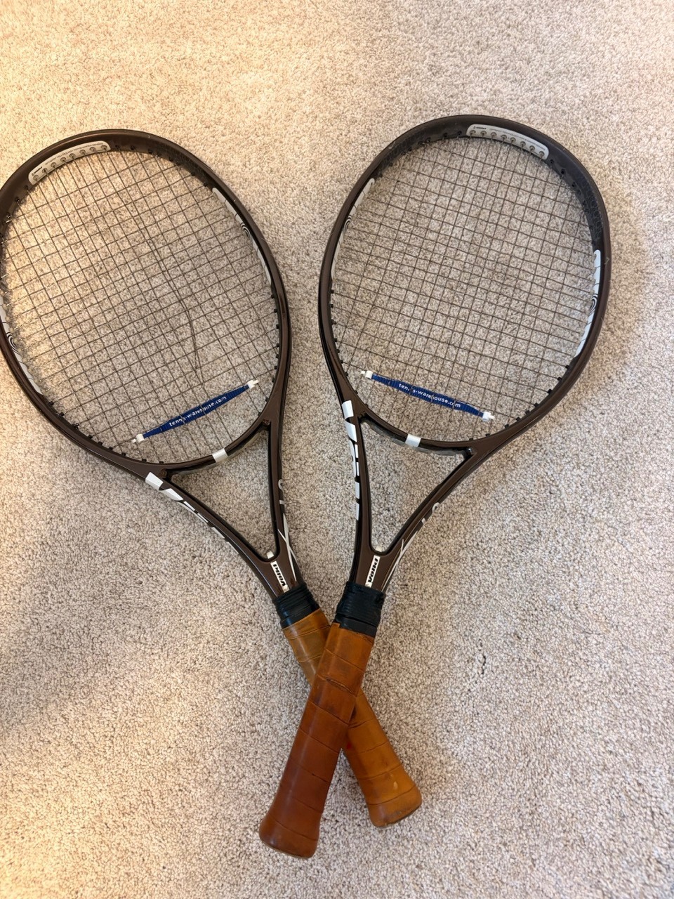 Pair of Volkl V&ouml;lkl Organix V1 MP Tennis Racket  Grip 4 (4 