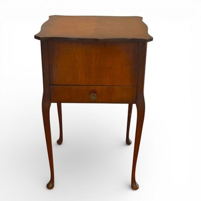 Queen Anne Stil Nähschrank Vintage Cabrio Beine Serpentin Top