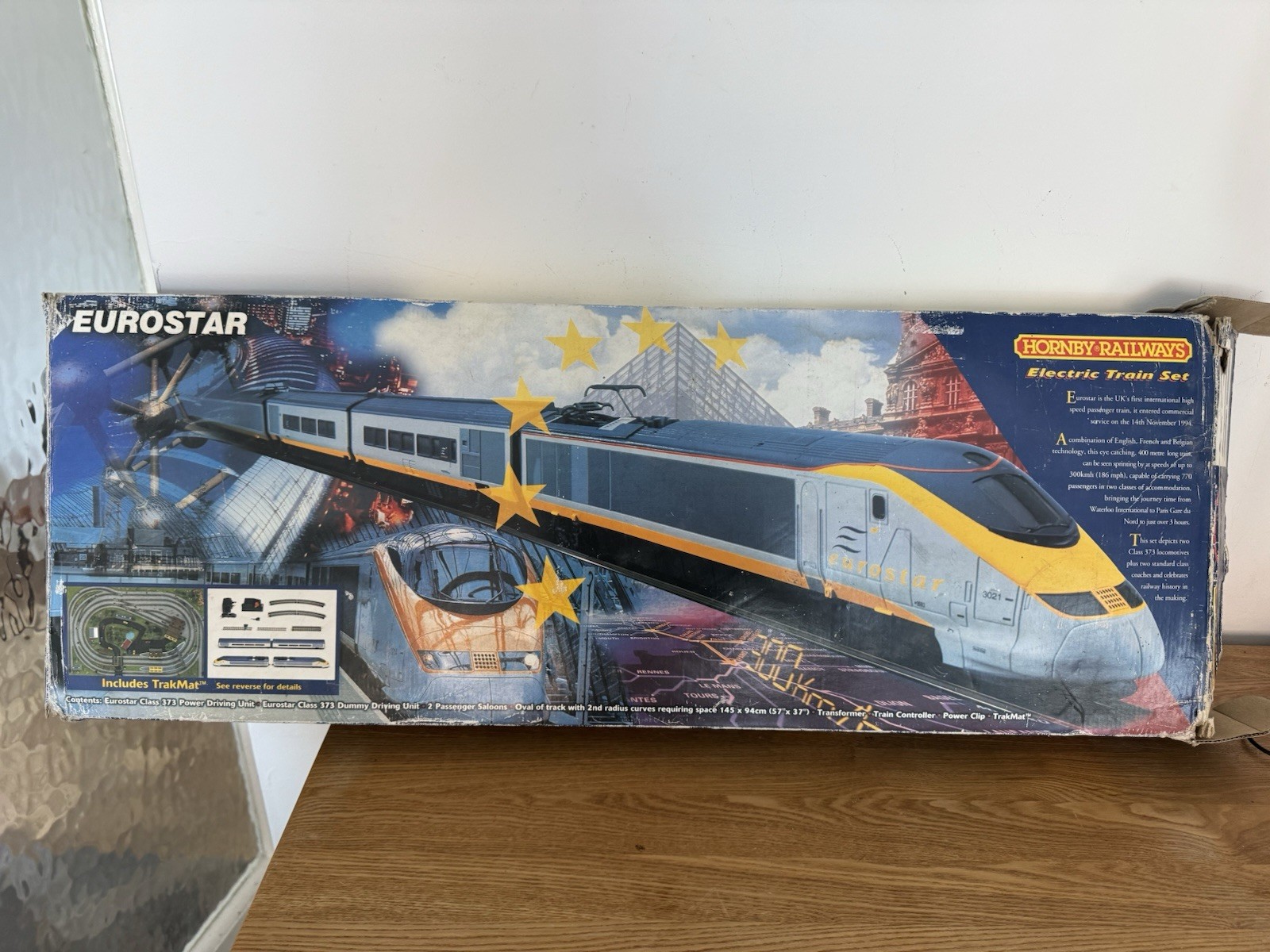 Hornby Railways Collector Guide - Model Year - Eurostar Set - 1997