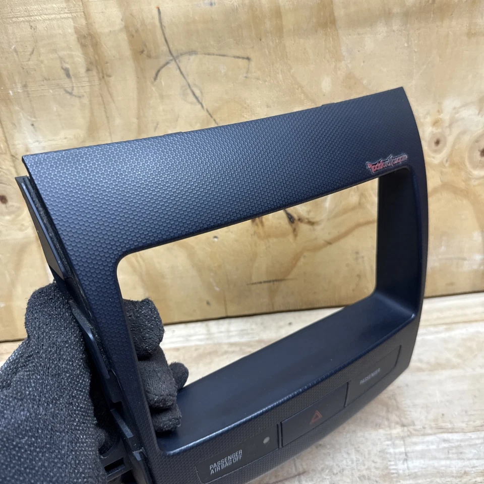 2007 - 2012 Mitsubishi Outlander Dash Front  Air Vent  Navigation Trim Bezel OEM - Изображение 2 из 4