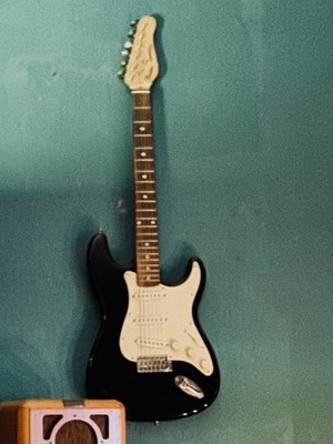 Stratocaster    Deko   voll funktionstüchtig. 