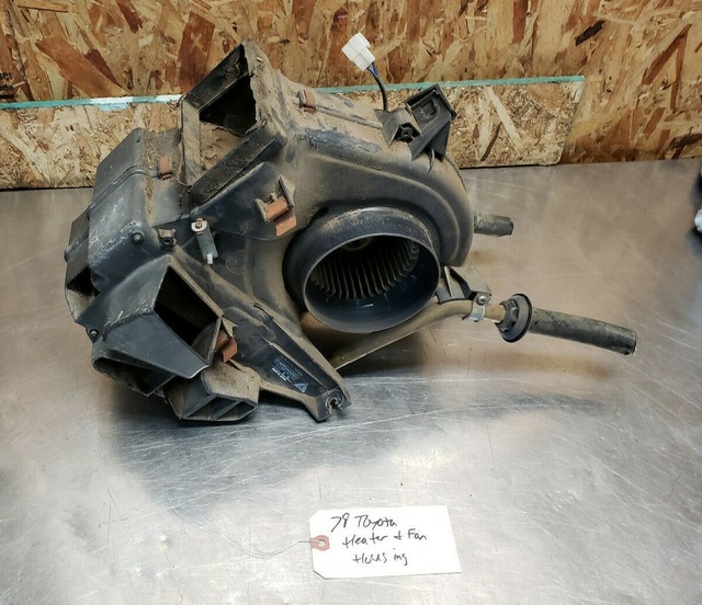 7983 TOYOTA PICKUP TRUCK HEATER CORE HEAT HVAC BLOWER FAN HOUSING