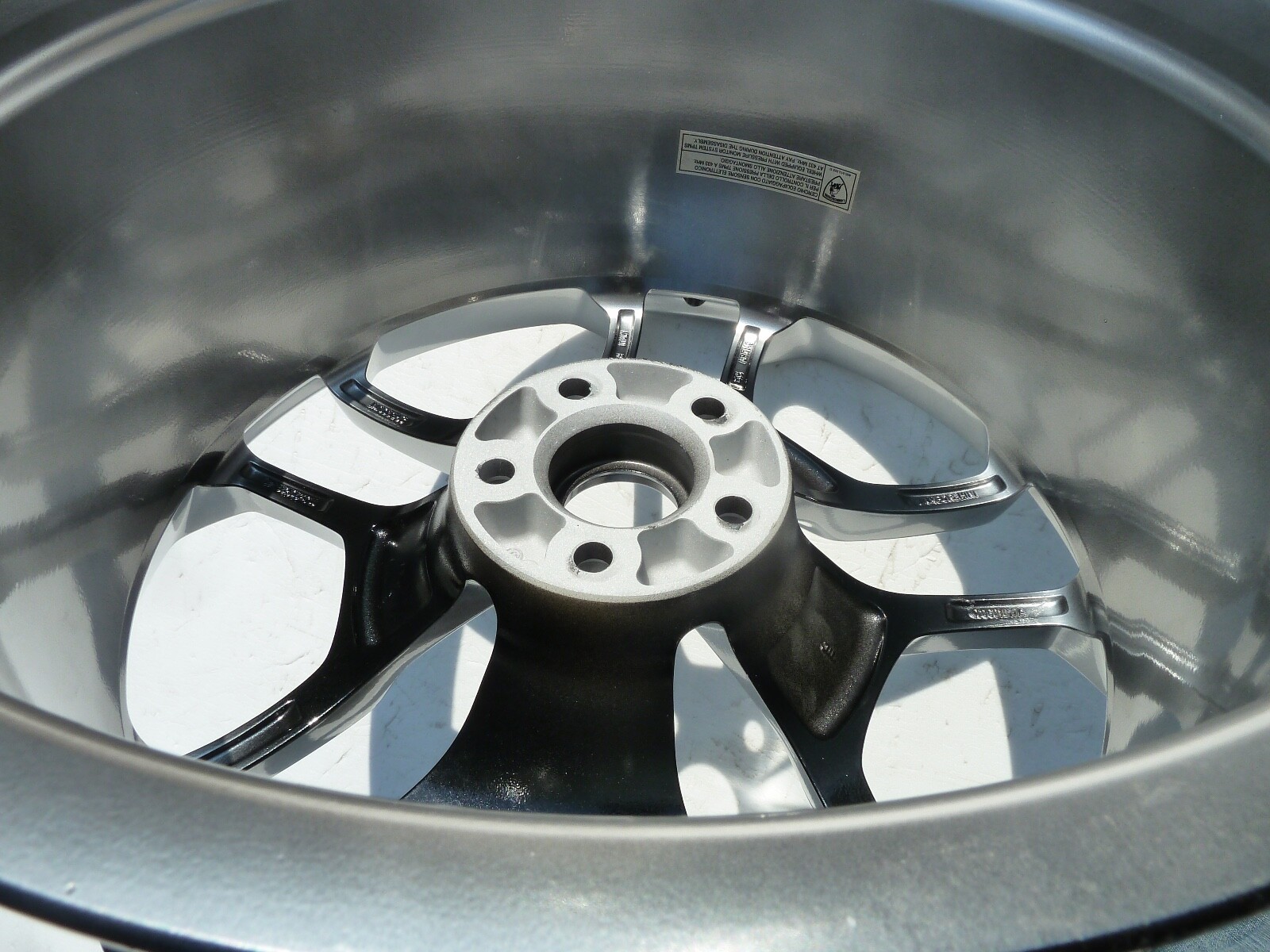 LAMBORGHINI HURACAN FACTORY GIANO OEM WHEEL REAR RIM SILVER REFURBISHED