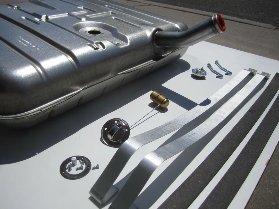 Buick Special Century Super Roadmaster 1957 nuevo tanque de gasolina de acero kit de tanque de combustible Foto 3 de 4