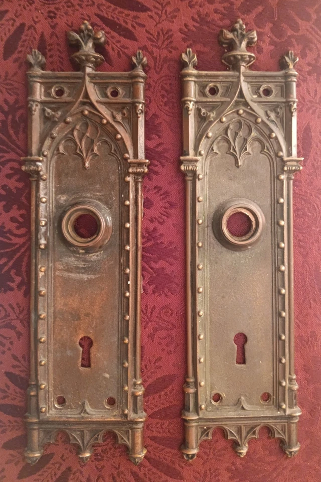 JUEGO DE CERRADURA DE PUERTA GÓTICA VICTORIANA CORBIN AMIENS 1905 BRONCE FUNDIDO CON CERRADURA DE MORTAJA Foto 3 de 4