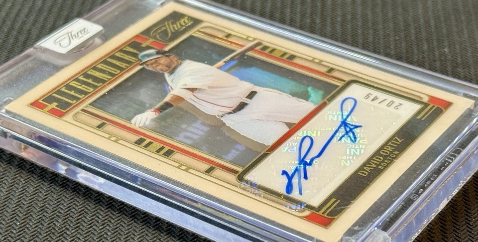 Panini Tres y Dos 2025 David Ortiz Legendary Signatures Medias Rojas Automático/49 Foto 2 de 3