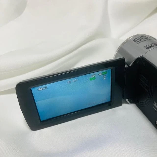 JVC Everio GZ-E311 Silver 8GB Camcorder 60x Zoom HD Video Camera - Image 3 of 4