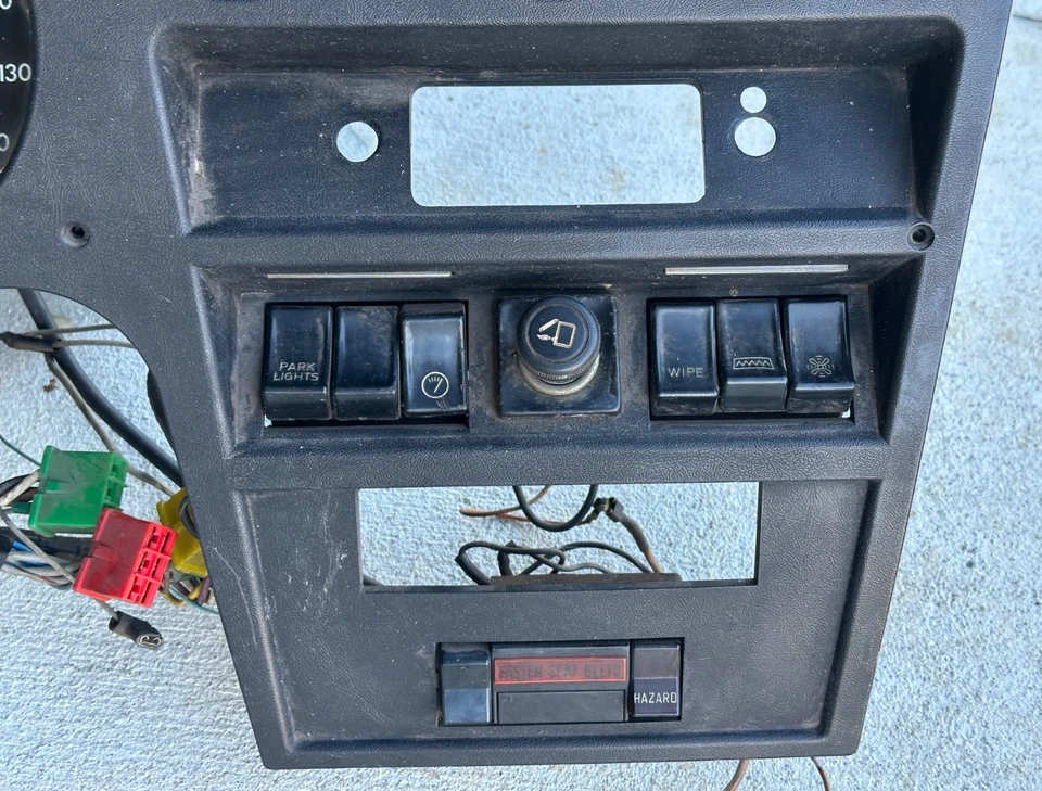 1969 - 1973 OPEL GT ORIGINAL DASHBOARD WITH ALL GAUGES & WIRING (NO RADIO) CLEAN - Imagem 4 de 4