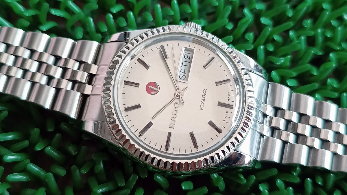 NICE VINTAGE RADO VOYAGER AUTOMATIC 17 JEWELS SWISS MADE GENT SIZE
