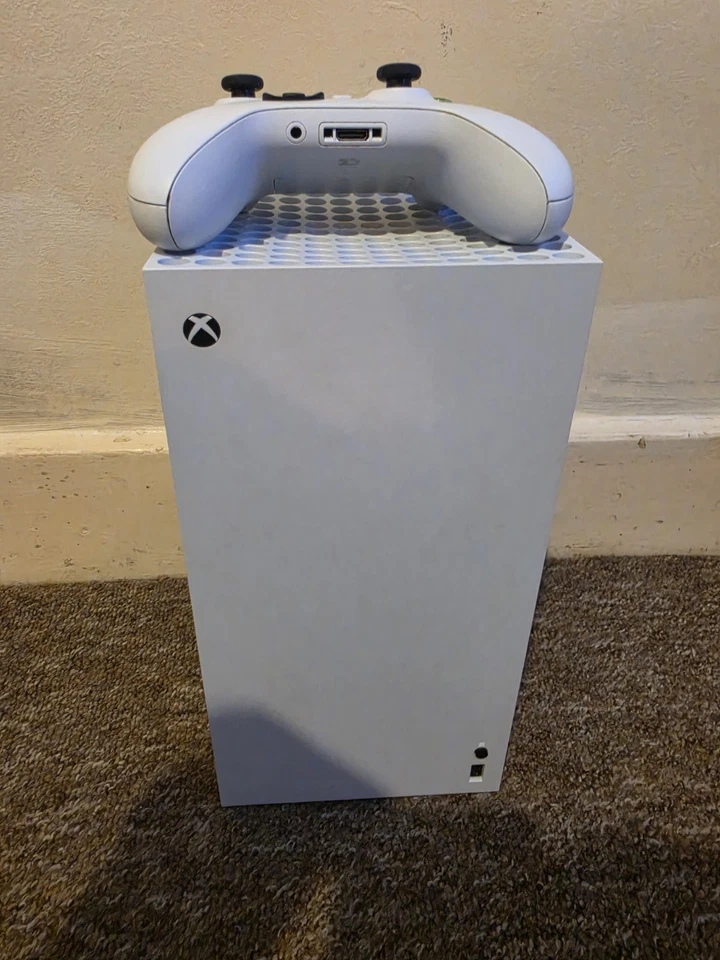 Microsoft Xbox Series X Digital Edition, photo 1 of 3