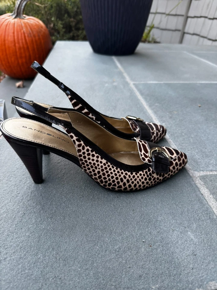 Tacones bandolera de cuero de becerro marrón con estampado animal Bandolino para mujer - talla 8,5 Foto 3 de 4