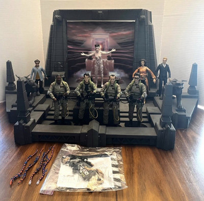 Diamond Select Ghostbusters Rooftop Diorama Playset Figures & Accessories 2015