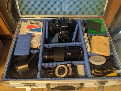Minolta 9000af professional 35mm analogue camera with many extra's - Picture 2 of 10