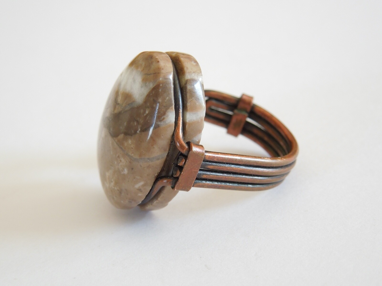 Adjustable copper ring with unknown stone 8.2g/fr… - image 4