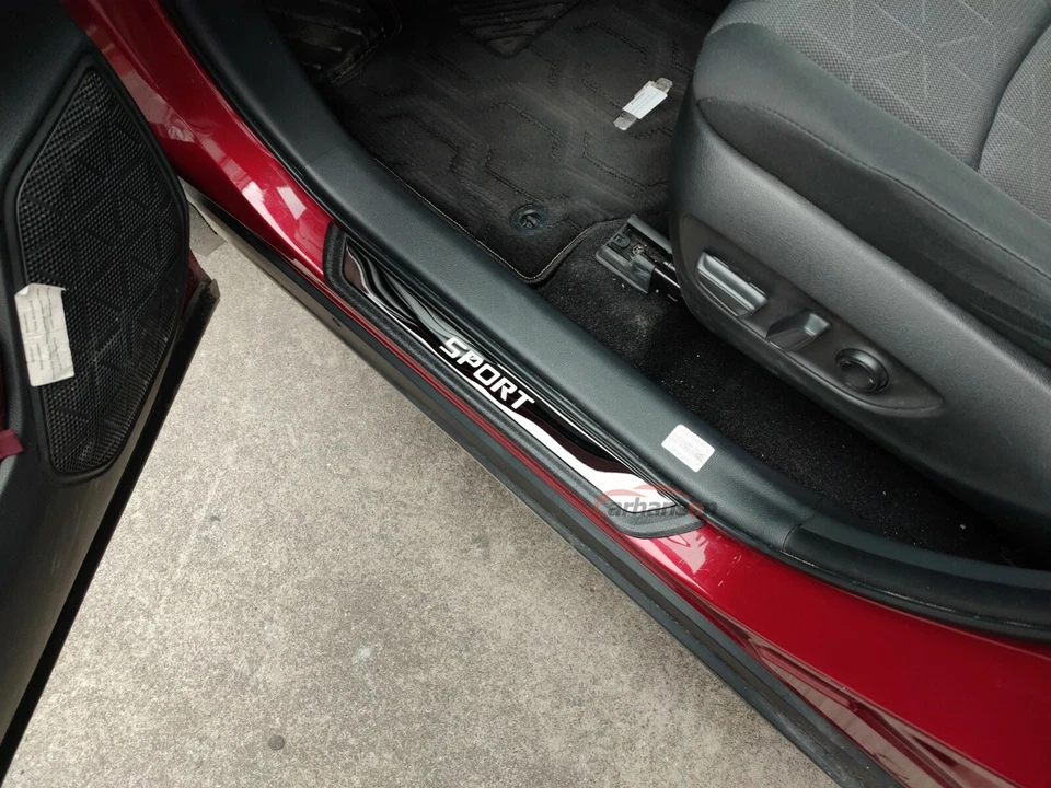 Para Toyota Yaris Accesorios Cruzados Placas de Alféizar de Puerta Cubierta Protector Borde Adhesivo Foto 2 de 4