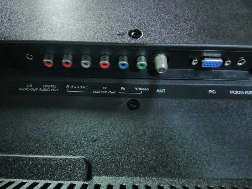 TV LED FULL HD 50" Foto 2 de 4