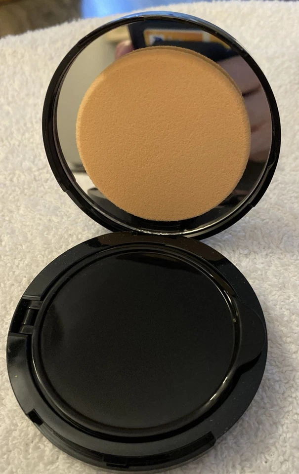 Dalton Conceal-It Concealer Compact LIGHT 0.42 oz / 12 g - Image 3 of 4