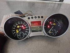 Mercedes-Benz ML W164 2010 Diesel Geschwindigkeitsmesser Cockpit 165kW NIC36197 Mercedes-Benz ML W164 2010 Diesel Geschwindigkeitsmesser Cockpit 165kW NIC36197