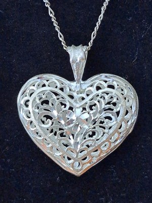 Sterling Silber durchbrochenes Design aufgeblähtes Herz Anhänger Halskette