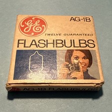 Vintage GE AG-1B Flashbulbs 11 In Original Box Photography Bulbs