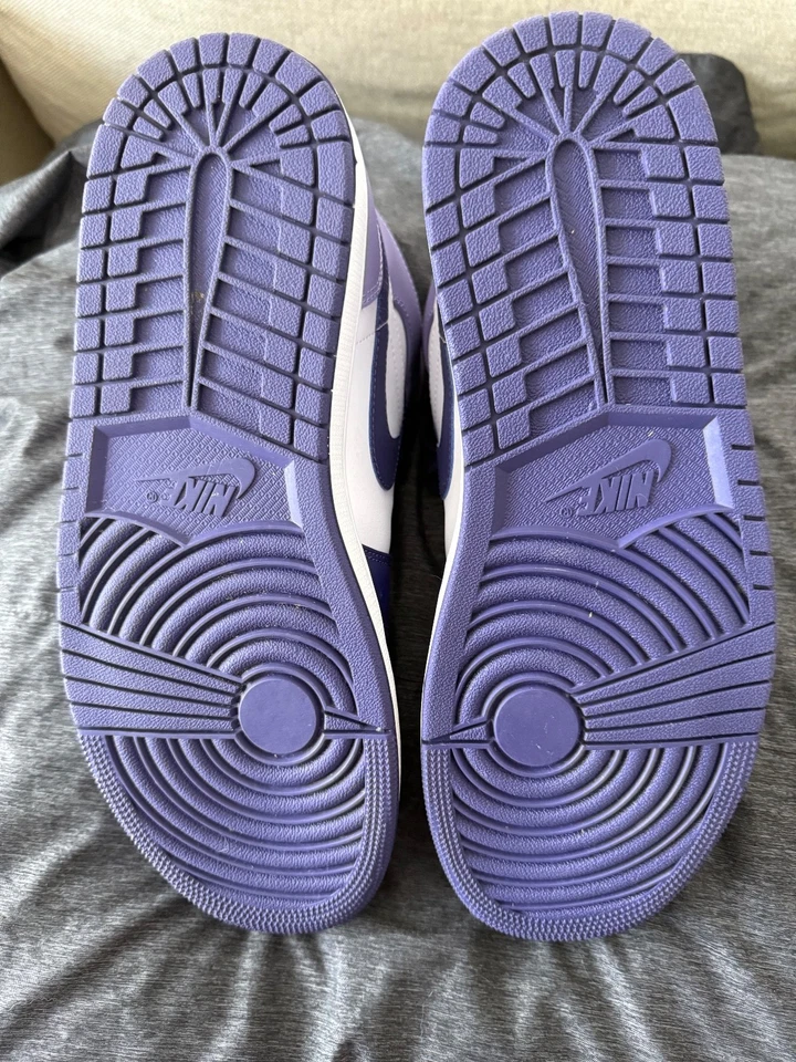 AJ1, Air Jordan 1 Mid, Rare color, Sky J Purple/White, Worn Once, lot 1082 - Image 4 of 4