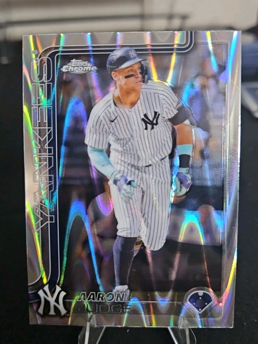 2025 Topps Chrome - Aaron Judge RayWave Refractor #99 Yankees