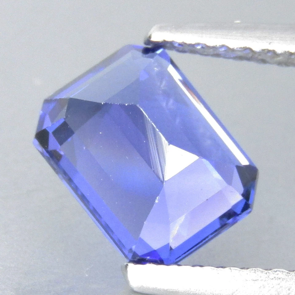 1.90Cts Mesmerizing Natural Tanzanite  Emerald Cut  Collection Gemstone - Image 2 of 4