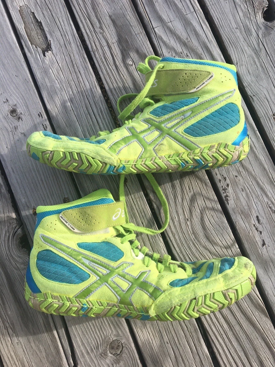 Asics aggressor 2 neon clearance blast