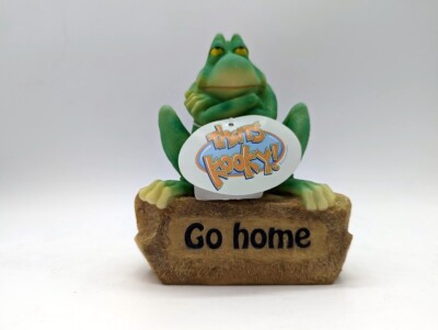 New That's Kooky Garden Green Frog Figurine ''Go Home'' 