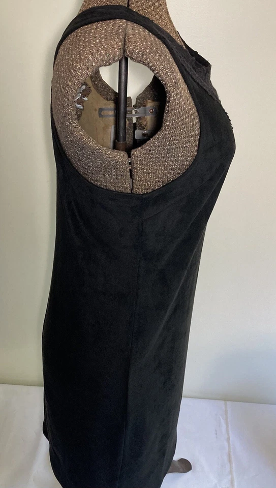 Vestido American Rag tamanho pequeno camurça material algodão detalhe no decote  - Imagem 3 de 4