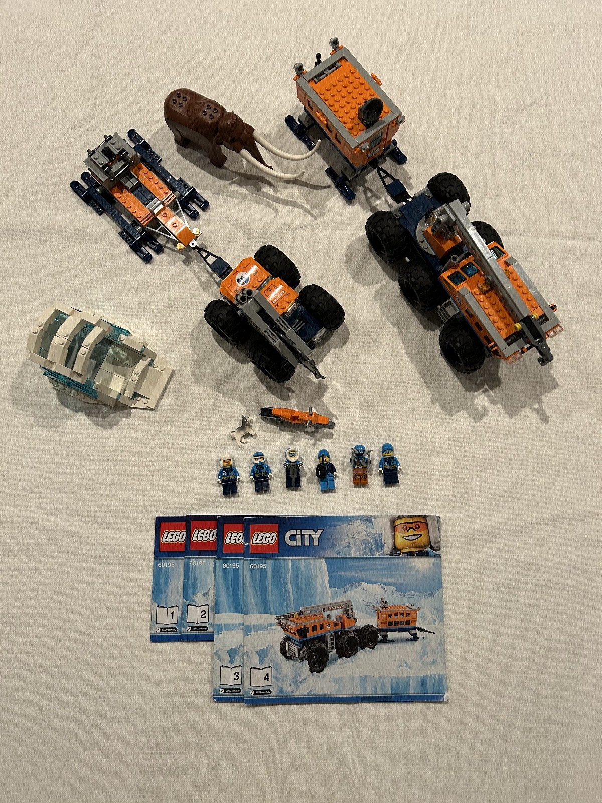 LEGO Arctic Mobile Exploration Base Set 60195 Complete W/Manuals & Minifigures 
