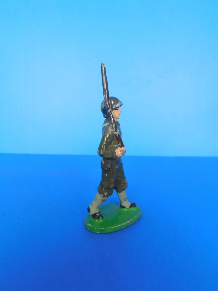 QUIRALU /ARMEE FRANCAISE / FANTASSIN AVEC FUSIL AU DEFILE - Photo 2/4