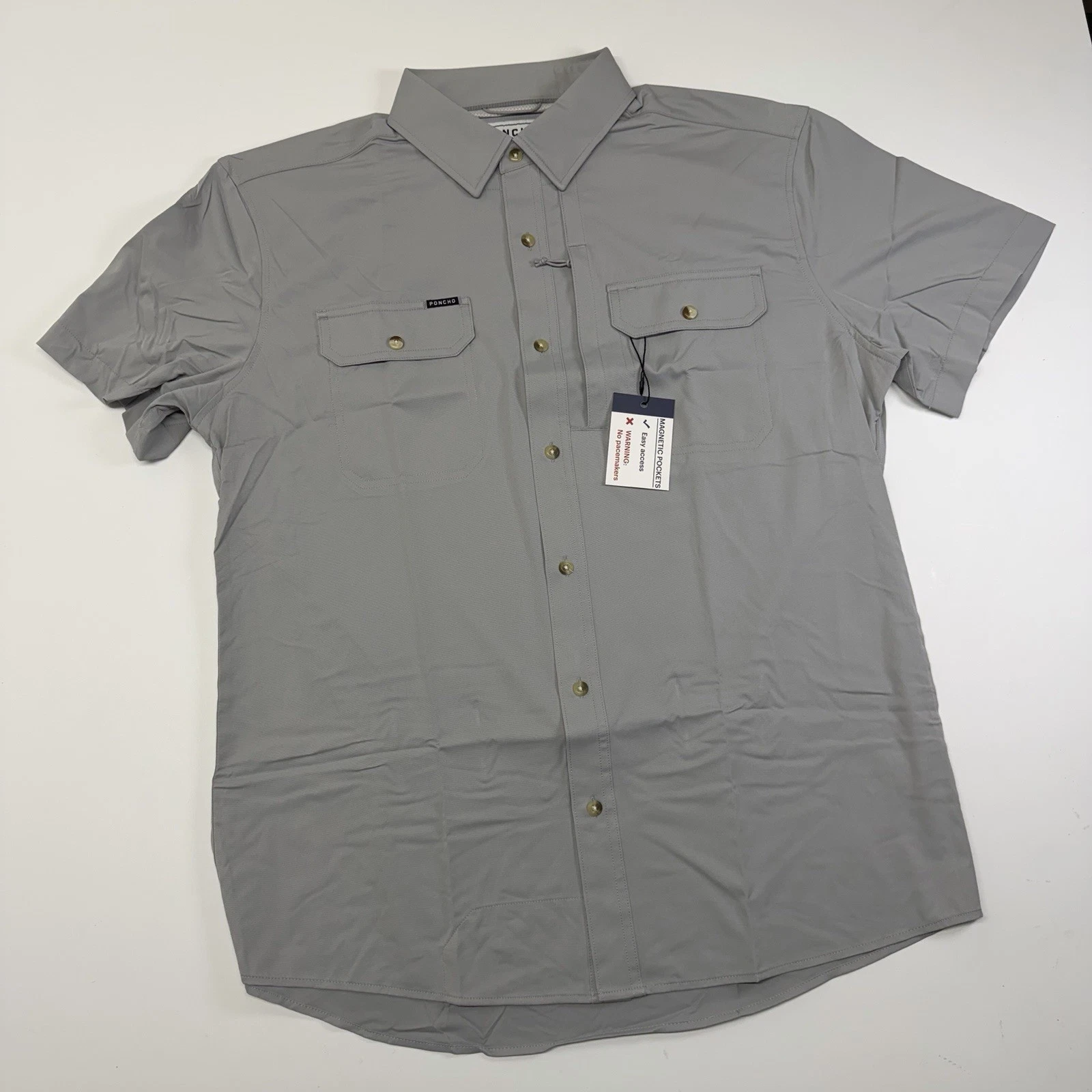 Poncho Men’s Shirt Short Sleeve The Grey Fox Large Slim Fit Vented NWT New
Opens in a new window or