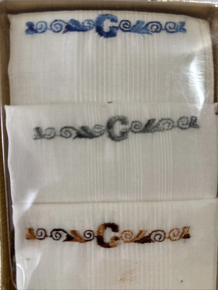 Pañuelos de tela Springmaid vintage nuevos de colección bordados letra C caja de regalo Foto 4 de 4